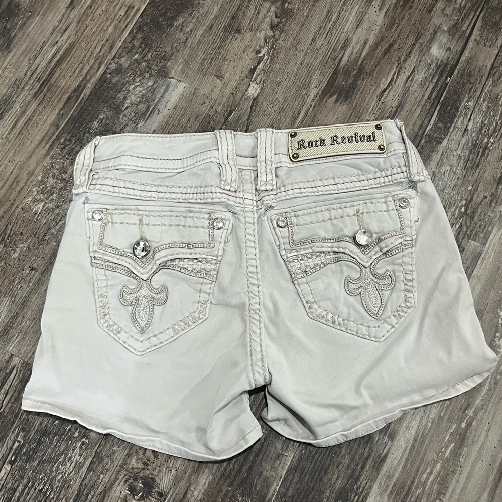 Rock Revival Women's off white light gray Shorts